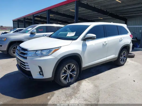 5TDBZRFH5KS716313 2019 TOYOTA HIGHLANDER - Image 2