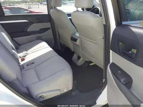 5TDBZRFH5KS718739 2019 TOYOTA HIGHLANDER - Image 8