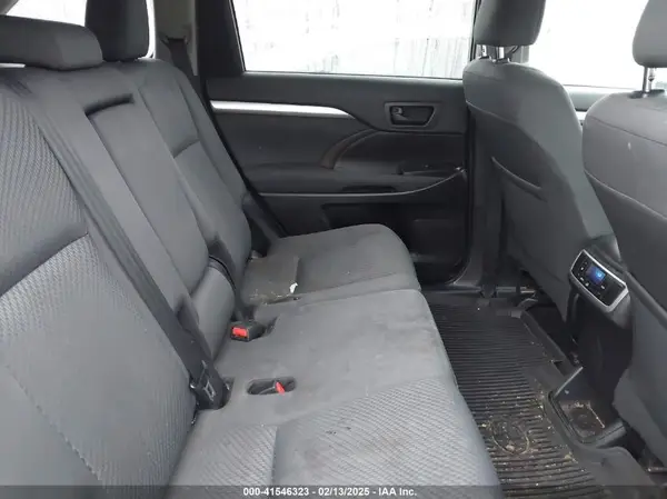 5TDBZRFH5KS720457 2019 TOYOTA HIGHLANDER - Image 8