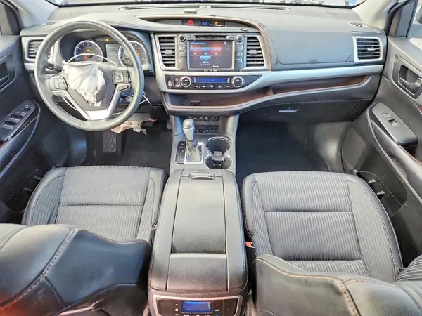 5TDBZRFH5KS726193 2019 TOYOTA HIGHLANDER - Image 8