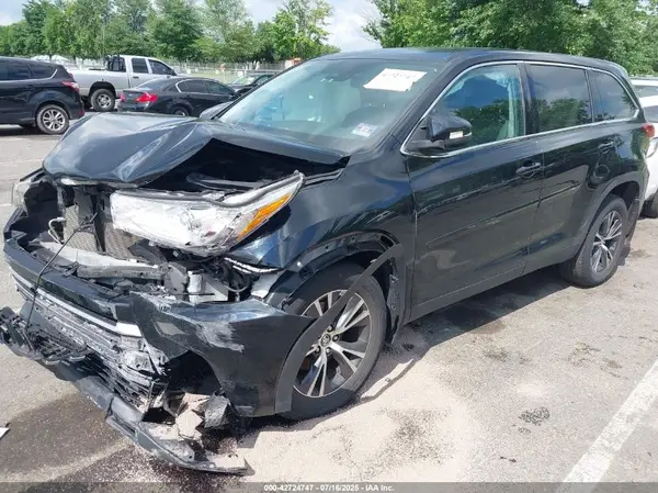 5TDBZRFH5KS727036 2019 TOYOTA HIGHLANDER - Image 2