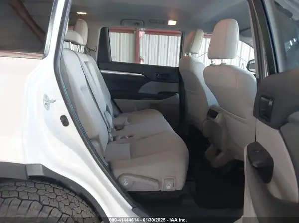 5TDBZRFH5KS734410 2019 TOYOTA HIGHLANDER - Image 8