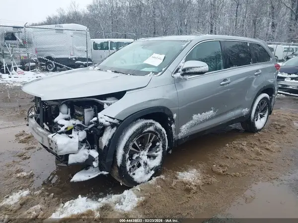 5TDBZRFH5KS734634 2019 TOYOTA HIGHLANDER - Image 2