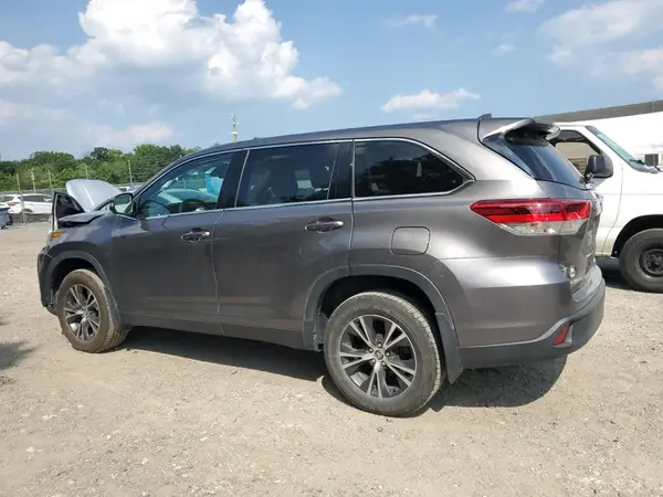 5TDBZRFH5KS734942 2019 TOYOTA HIGHLANDER - Image 2