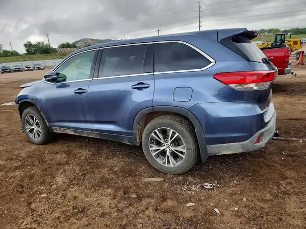 5TDBZRFH5KS735590 2019 TOYOTA HIGHLANDER - Image 2