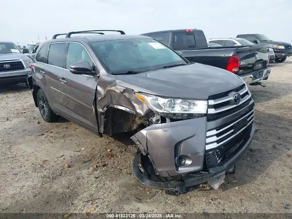 5TDBZRFH5KS735976 2019 TOYOTA HIGHLANDER - Image 1