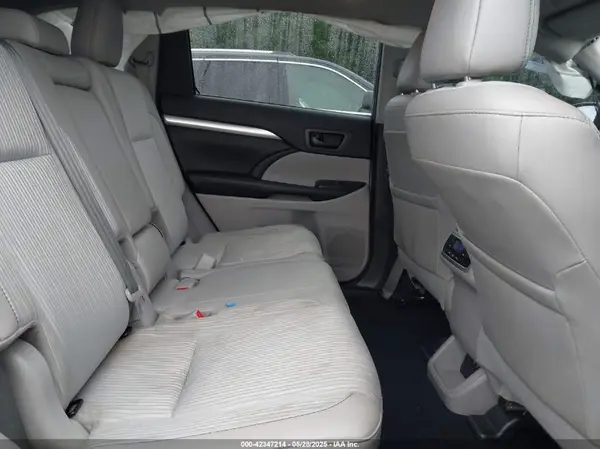 5TDBZRFH5KS736089 2019 TOYOTA HIGHLANDER - Image 8