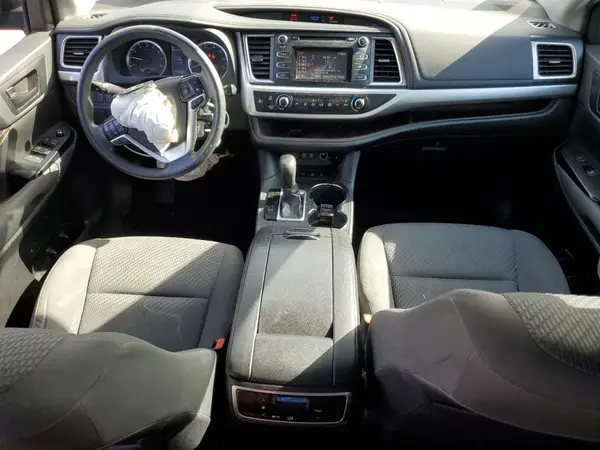 5TDBZRFH5KS739042 2019 TOYOTA HIGHLANDER - Image 8