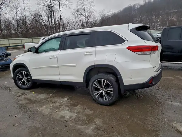 5TDBZRFH5KS741311 2019 TOYOTA HIGHLANDER - Image 2