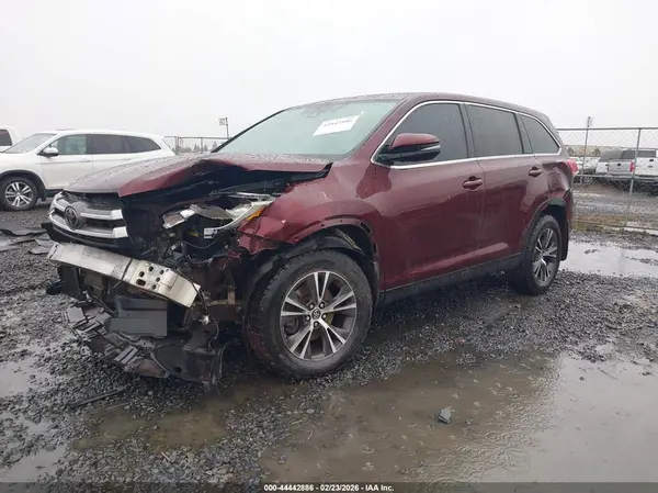 5TDBZRFH5KS921128 2019 TOYOTA HIGHLANDER - Image 2