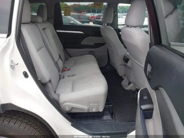 5TDBZRFH5KS929567 2019 TOYOTA HIGHLANDER - Image 8