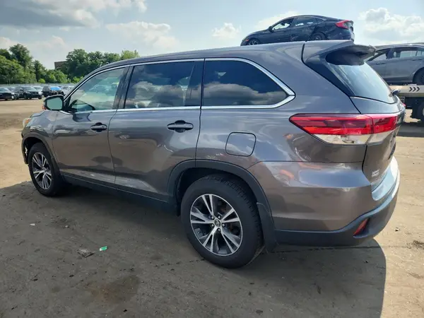 5TDBZRFH5KS933313 2019 TOYOTA HIGHLANDER - Image 2