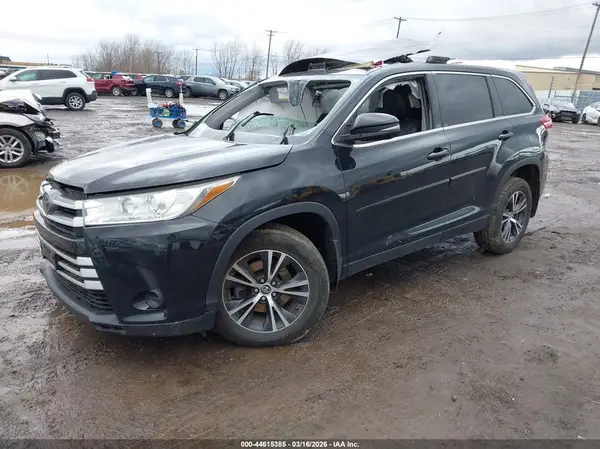 5TDBZRFH5KS942738 2019 TOYOTA HIGHLANDER - Image 2