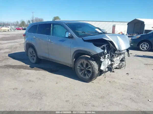 5TDBZRFH5KS942982 2019 TOYOTA HIGHLANDER - Image 1