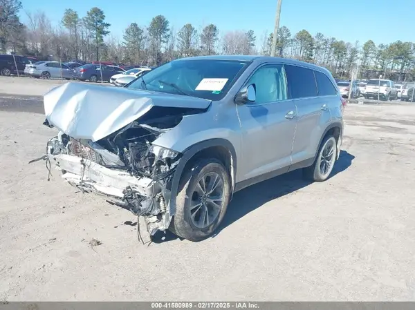 5TDBZRFH5KS942982 2019 TOYOTA HIGHLANDER - Image 2