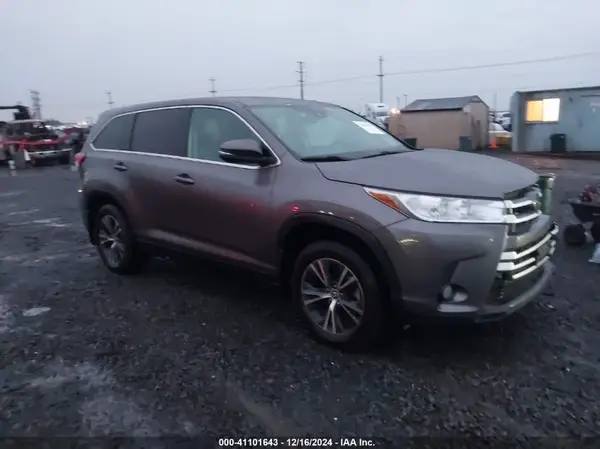 5TDBZRFH5KS945493 2019 TOYOTA HIGHLANDER - Image 1