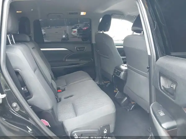 5TDBZRFH5KS950418 2019 TOYOTA HIGHLANDER - Image 8