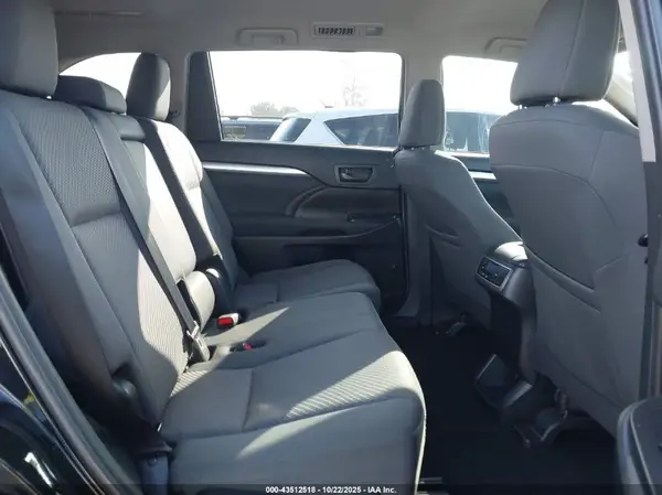 5TDBZRFH5KS964416 2019 TOYOTA HIGHLANDER - Image 8