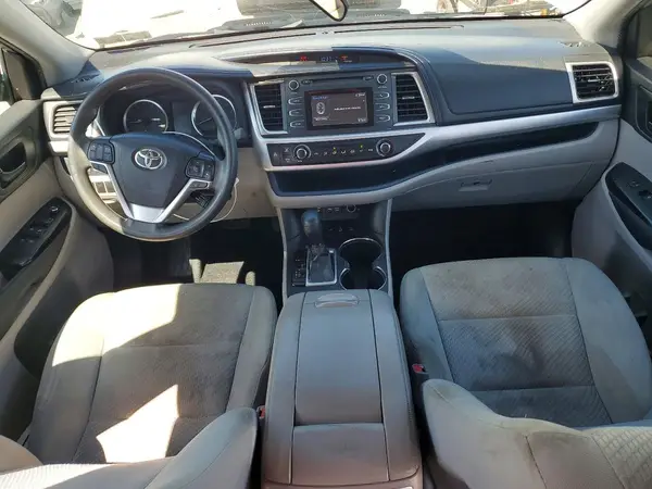 5TDBZRFH5KS967901 2019 TOYOTA HIGHLANDER - Image 8