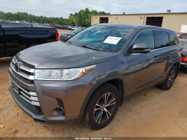 5TDBZRFH5KS969986 2019 TOYOTA HIGHLANDER - Image 2