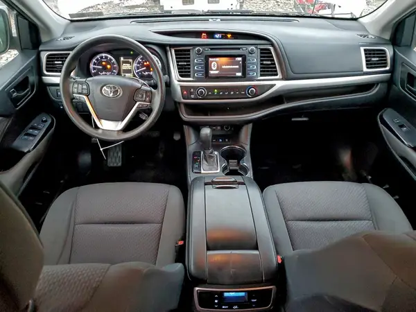 5TDBZRFH5KS974279 2019 TOYOTA HIGHLANDER - Image 8