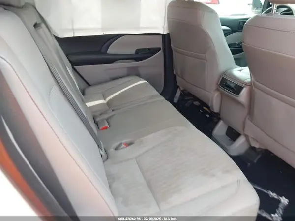 5TDBZRFH5KS977277 2019 TOYOTA HIGHLANDER - Image 8