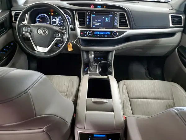 5TDBZRFH5KS997903 2019 TOYOTA HIGHLANDER - Image 8