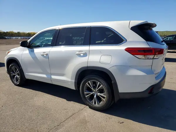 5TDBZRFH6HS357417 2017 TOYOTA HIGHLANDER - Image 2