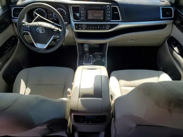 5TDBZRFH6HS357417 2017 TOYOTA HIGHLANDER - Image 8