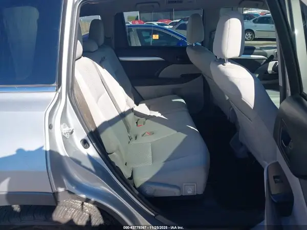 5TDBZRFH6HS362293 2017 TOYOTA HIGHLANDER - Image 8