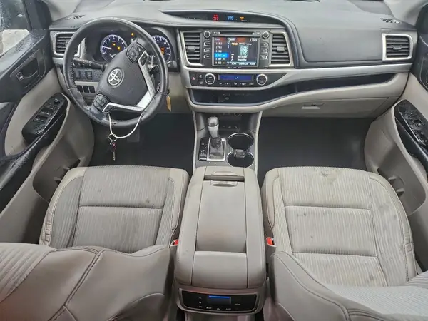 5TDBZRFH6HS364075 2017 TOYOTA HIGHLANDER - Image 8