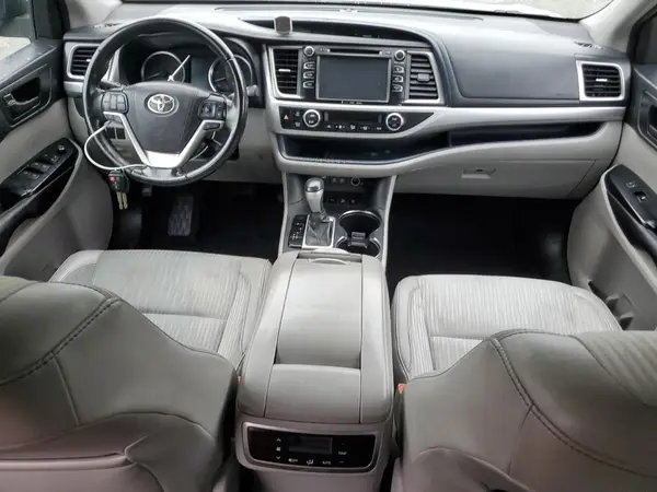 5TDBZRFH6HS376484 2017 TOYOTA HIGHLANDER - Image 8