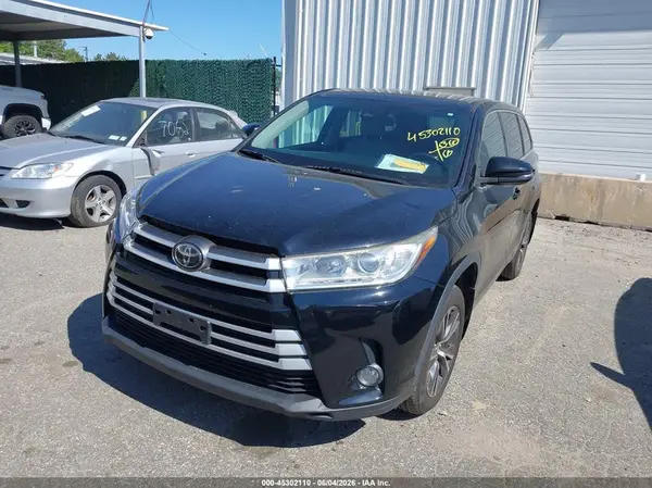 5TDBZRFH6HS381779 2017 TOYOTA HIGHLANDER - Image 2