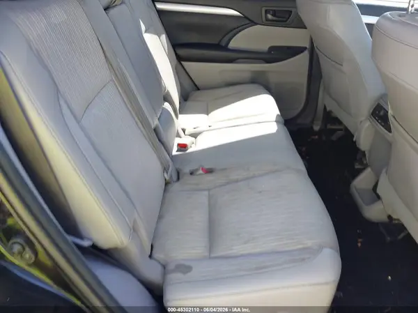 5TDBZRFH6HS381779 2017 TOYOTA HIGHLANDER - Image 8