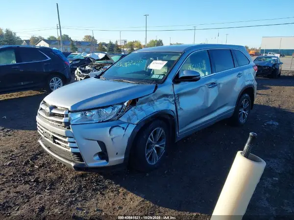 5TDBZRFH6HS390515 2017 TOYOTA HIGHLANDER - Image 2