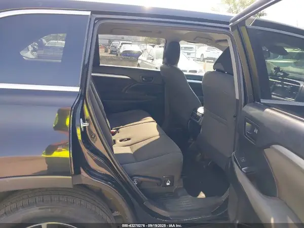 5TDBZRFH6HS409371 2017 TOYOTA HIGHLANDER - Image 8