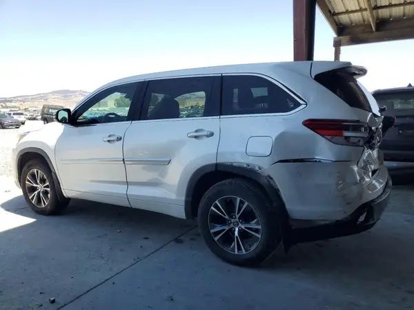 5TDBZRFH6HS417387 2017 TOYOTA HIGHLANDER - Image 2