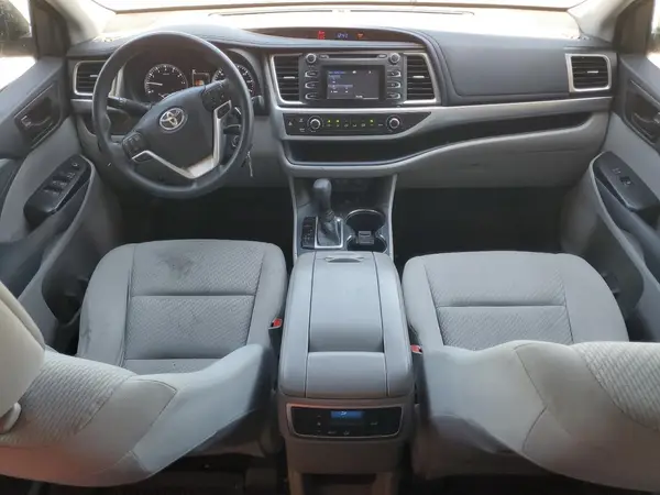 5TDBZRFH6HS417387 2017 TOYOTA HIGHLANDER - Image 8