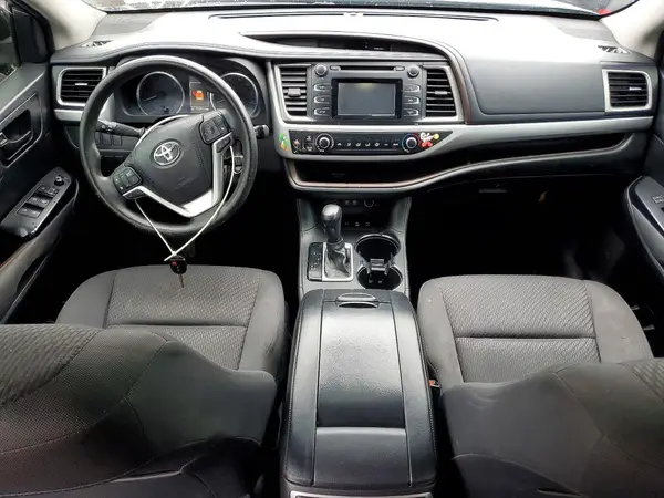 5TDBZRFH6HS431516 2017 TOYOTA HIGHLANDER - Image 8