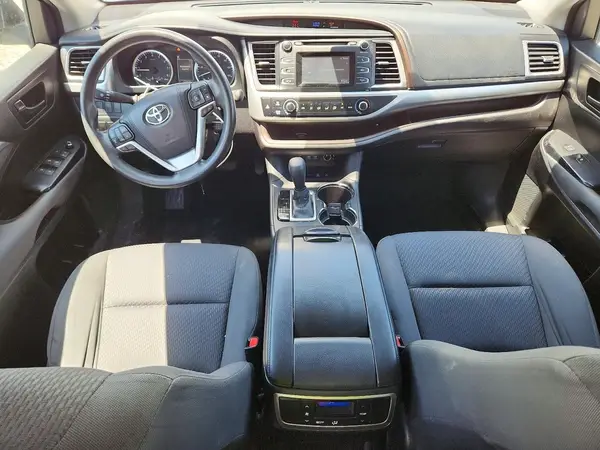 5TDBZRFH6HS437798 2017 TOYOTA HIGHLANDER - Image 8