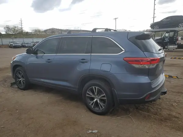 5TDBZRFH6HS478593 2017 TOYOTA HIGHLANDER - Image 2