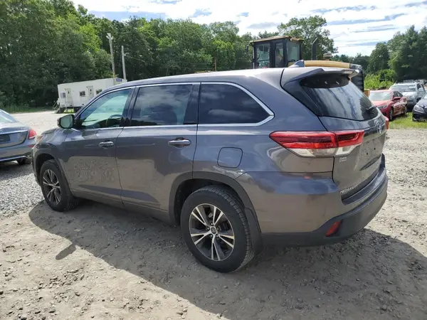 5TDBZRFH6HS482529 2017 TOYOTA HIGHLANDER - Image 2