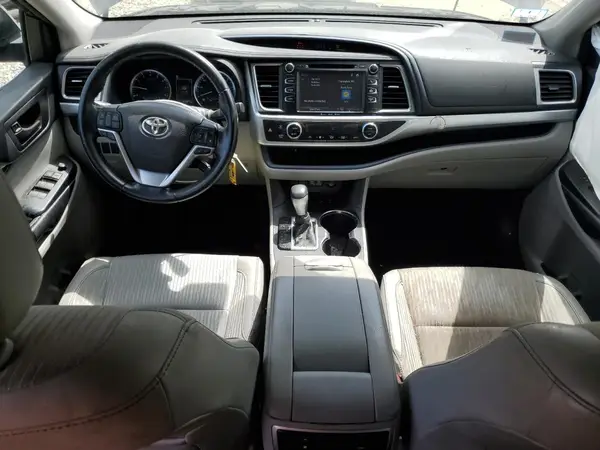 5TDBZRFH6HS482529 2017 TOYOTA HIGHLANDER - Image 8