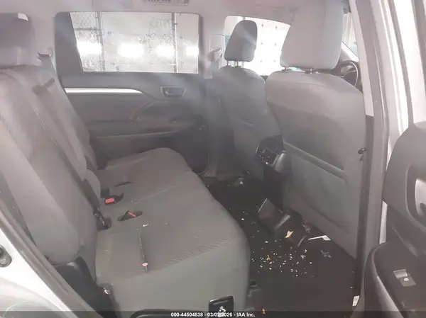 5TDBZRFH6JS493049 2018 TOYOTA HIGHLANDER - Image 8