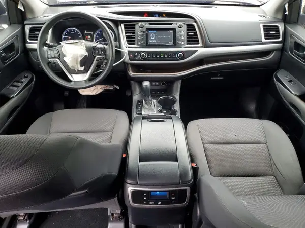 5TDBZRFH6JS495447 2018 TOYOTA HIGHLANDER - Image 8