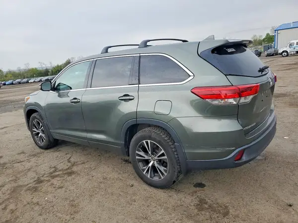 5TDBZRFH6JS496274 2018 TOYOTA HIGHLANDER - Image 2
