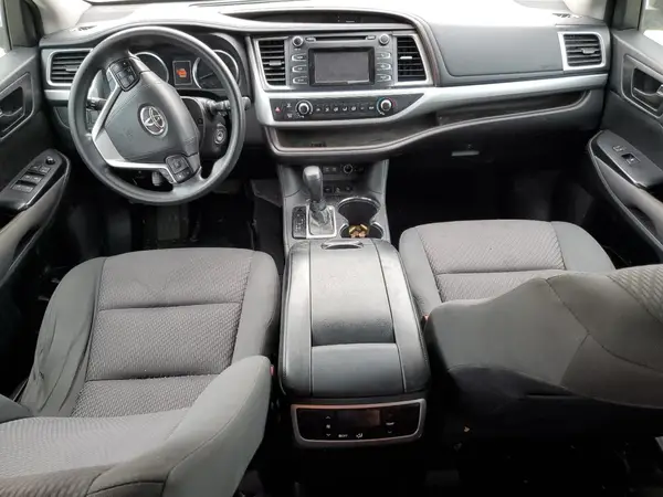 5TDBZRFH6JS809582 2018 TOYOTA HIGHLANDER - Image 8