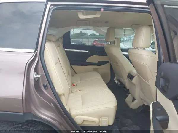 5TDBZRFH6JS812871 2018 TOYOTA HIGHLANDER - Image 8