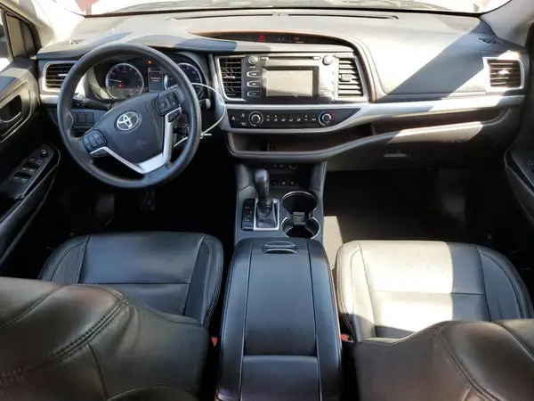 5TDBZRFH6JS816449 2018 TOYOTA HIGHLANDER - Image 8