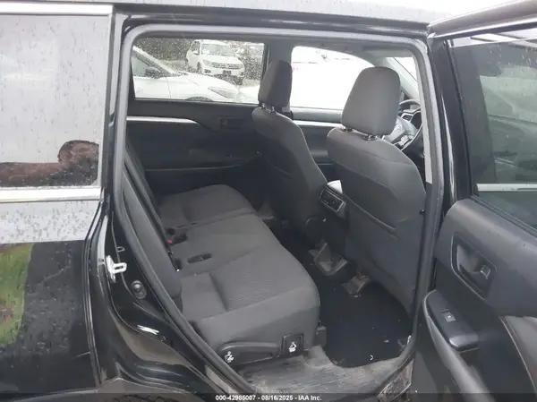 5TDBZRFH6JS819772 2018 TOYOTA HIGHLANDER - Image 8